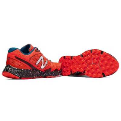 running shoe New Balance 910 v2