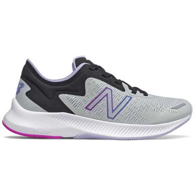 running shoe New Balance Pesu V1