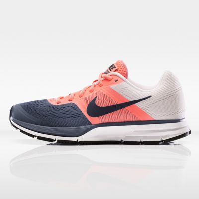 running shoe Nike Pegasus 30