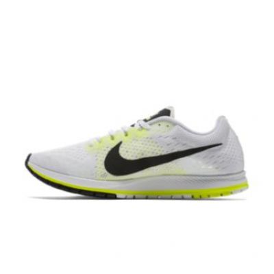 Disipación Búho Permanecer de pié Nike Zoom Streak 6: details and review - Running shoes | Runnea