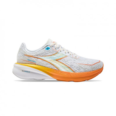 running shoe Diadora Mythos Blushield Volo 5