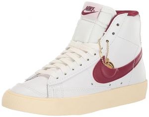 NIKE Women's Blazer Low '77 SE Sneaker