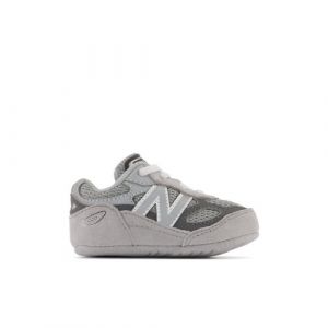 New Balance Kids' 990v6 Crib Bungee in Grey Suede/Mesh