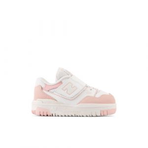 New Balance Infants' 550 Bungee Lace with Top Strap in White/Pink Synthetic