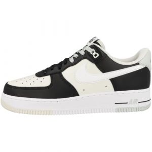 NIKE Men's Air Force 1 '07 LV8 Sneaker