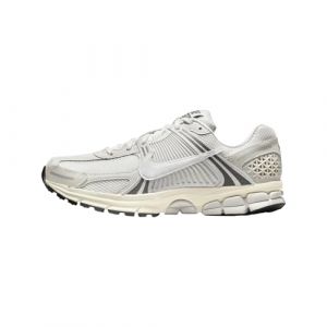 Nike Men's Zoom Vomero 5 Sneaker