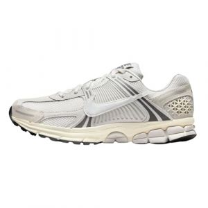 Nike Men's Zoom Vomero 5 Sneaker