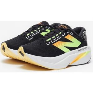 New Balance FuelCell SuperComp Trainer v3