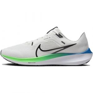 NIKE Women's Air Max 270 Sneaker