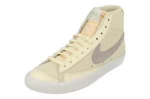 NIKE Women's WMNS Blazer MID '77 Sneaker