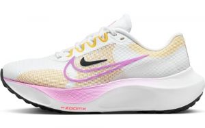 NIKE Women's WMNS Zoom Fly 5 Sneaker