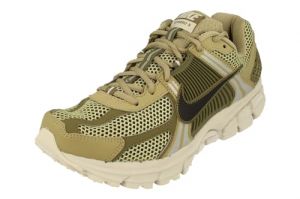 Nike Men's Zoom Vomero 5 Sneaker