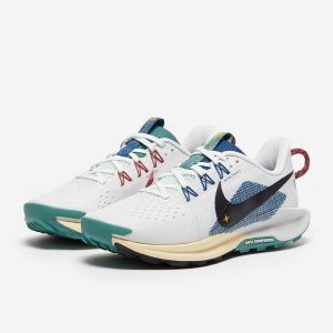 Nike Womens Pegasus Trail 5