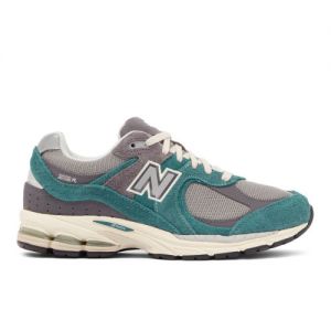 New Balance Men's 2002R in Green/Grey Suede/Mesh, size 12.5