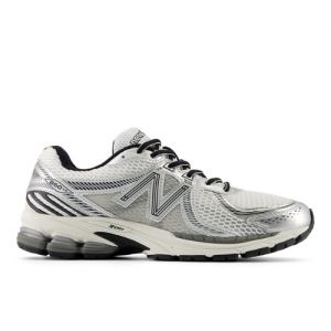 New Balance Men's 860v2 in White/Grey Synthetic, size 6