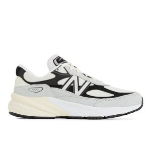 New Balance Unisex Made in USA 990v6 in Grey/Black Leather