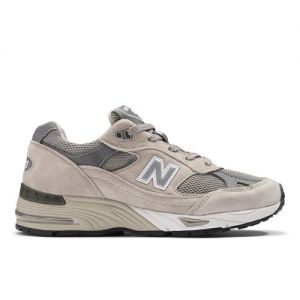 New Balance Women's Made in UK 991 in Grey/White Suede/Mesh, size 6.5 Narrow